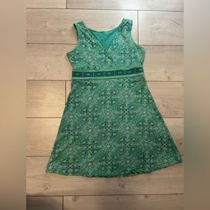 Super cute blue and green patterned dress !